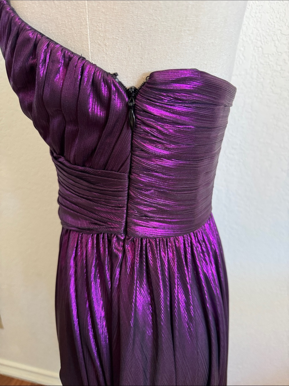 Retrofête Waldorf Formal Strapless Gown in Metallic Purple - size Small - Picture 7 of 8